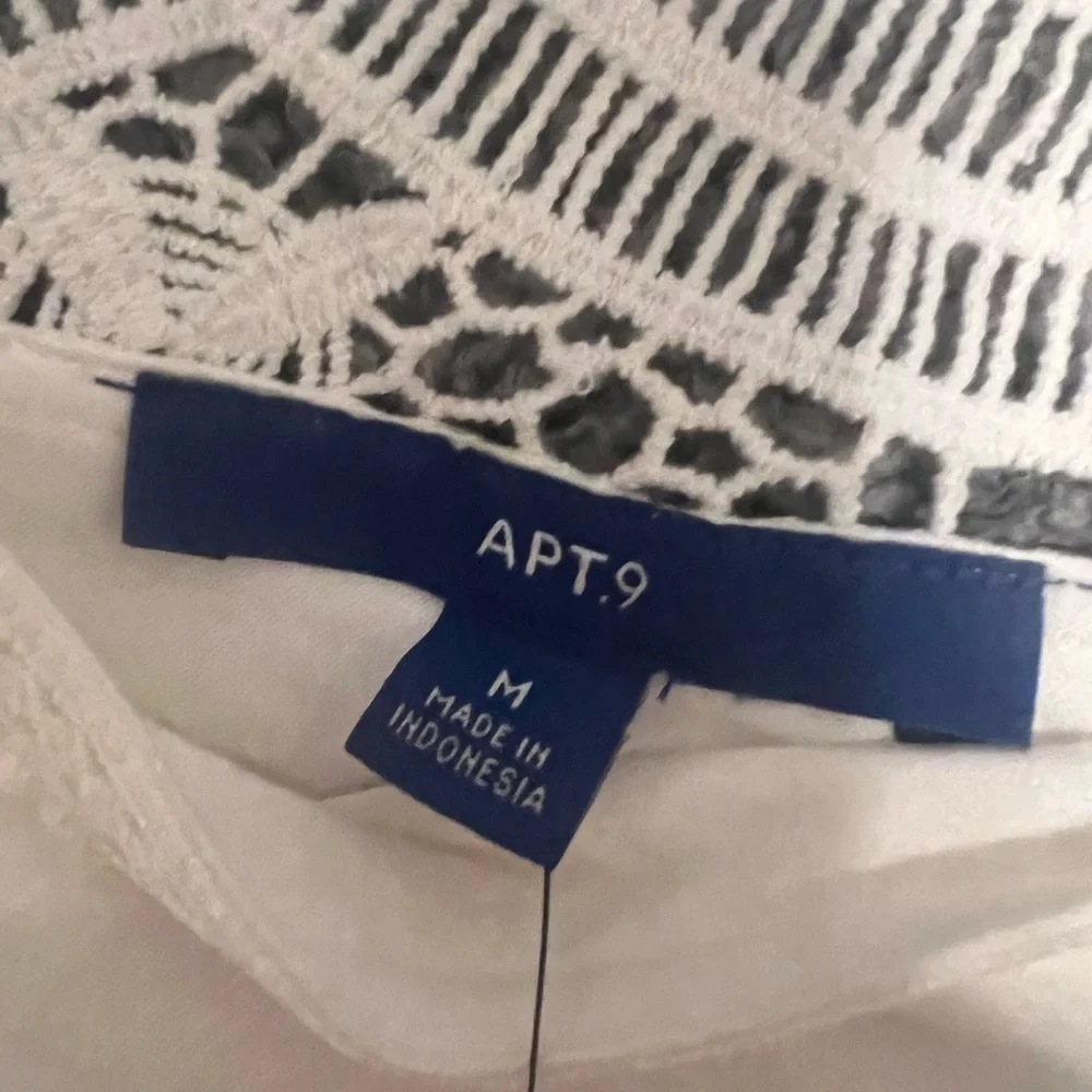 Women's Apt. 9® Gauzy-Texture Asymmetrical-Hem Top 💞 - Picture 6 of 6